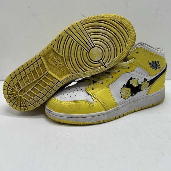 Nike Air Jordan 1 Youth Shoes 5Y‎ Retro Mid Dynamic Yellow Floral AV5174-700